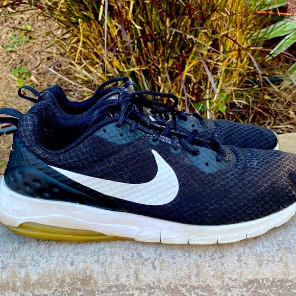 ❤️Host Pick❤️ Nike Air Max Motion Low Cross Trainer/ Running Style 833260 010 - Picture 5 of 9